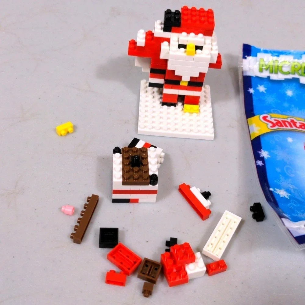 Grinstudios Santa Micro-Builder 119 Pcs‎ Christmas Building Blocks Set FF013601